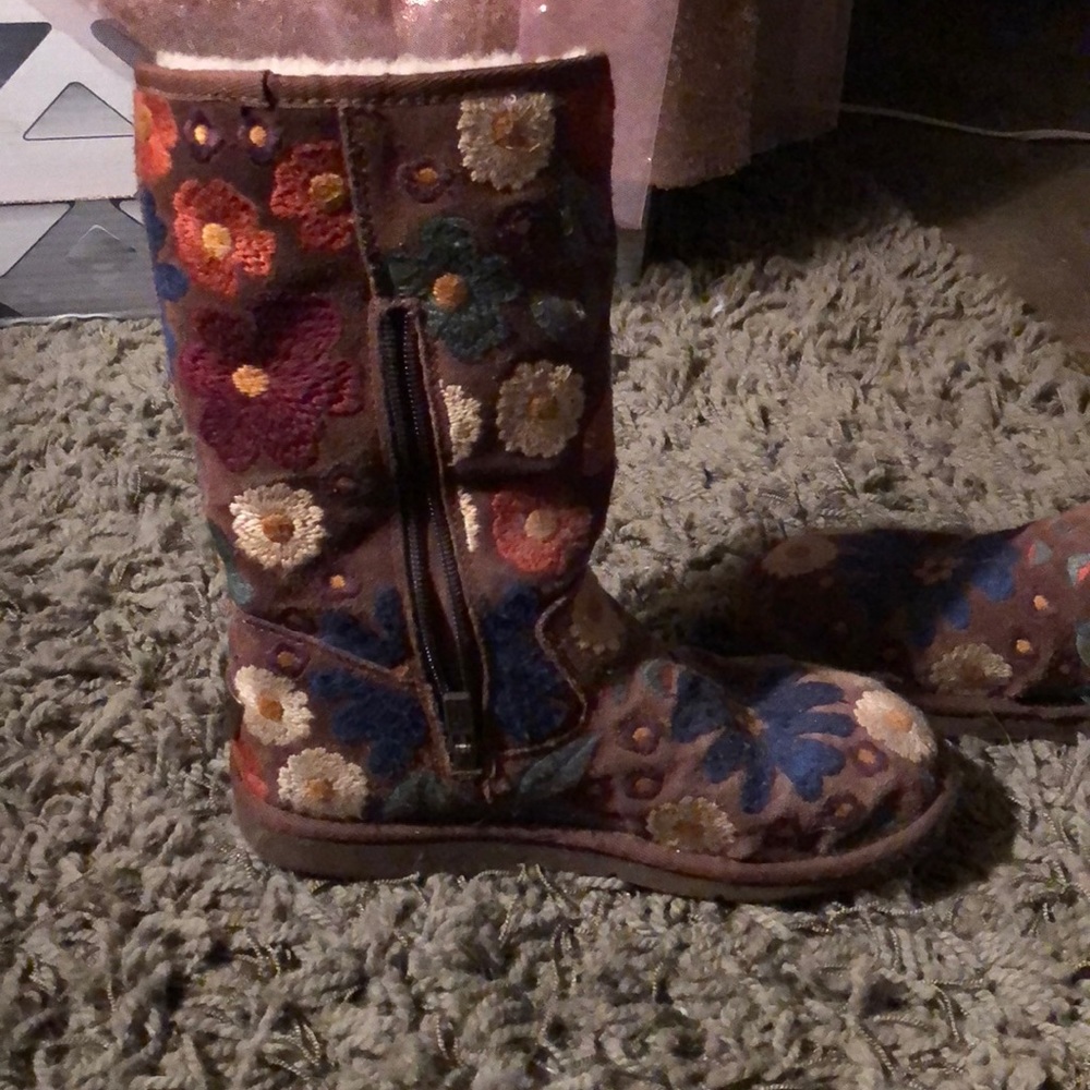 TWO pairs of Uggs for $90!